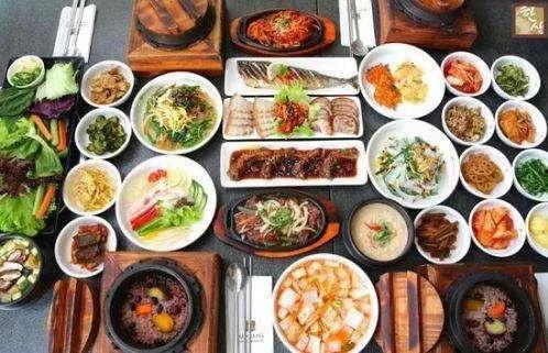 吃饭看到旁人吃瓜,共享餐桌时光